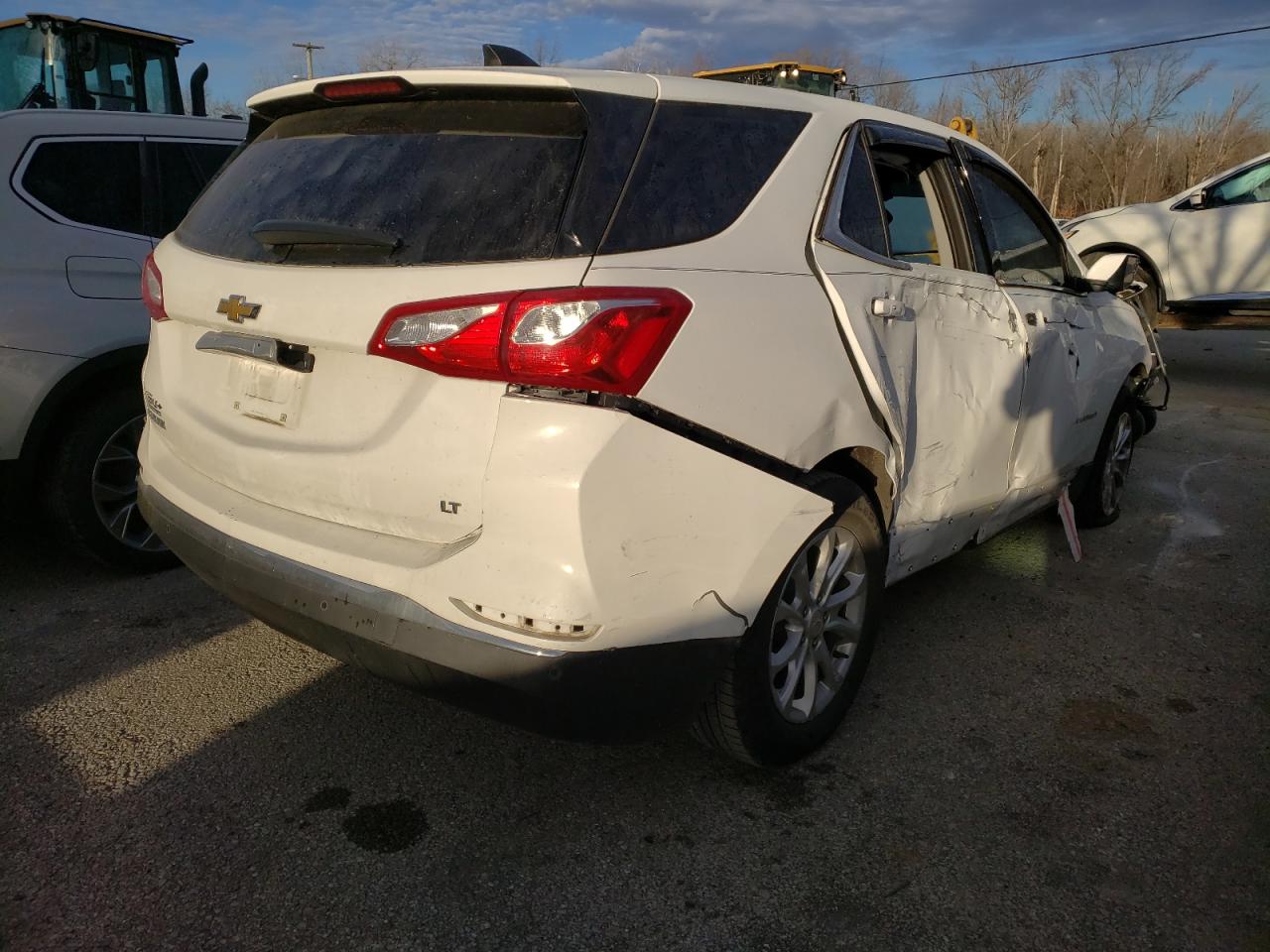Photo 4 from auction – 2018 CHEVROLET EQUINOX LT with VIN 2GNAXJEV2J6251175