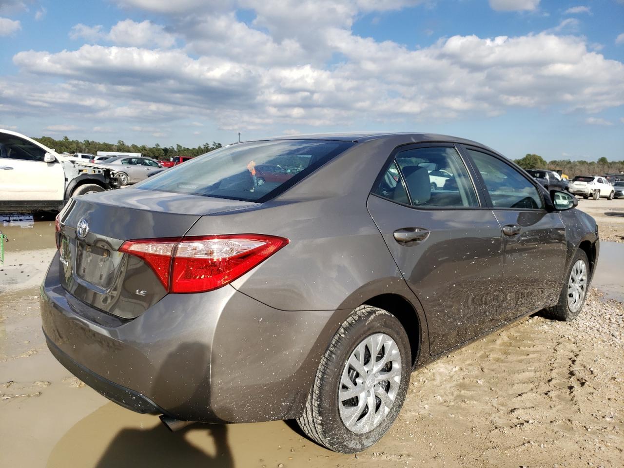 Photo 4 from auction – 2017 TOYOTA COROLLA L with VIN 2T1BURHE3HC843192