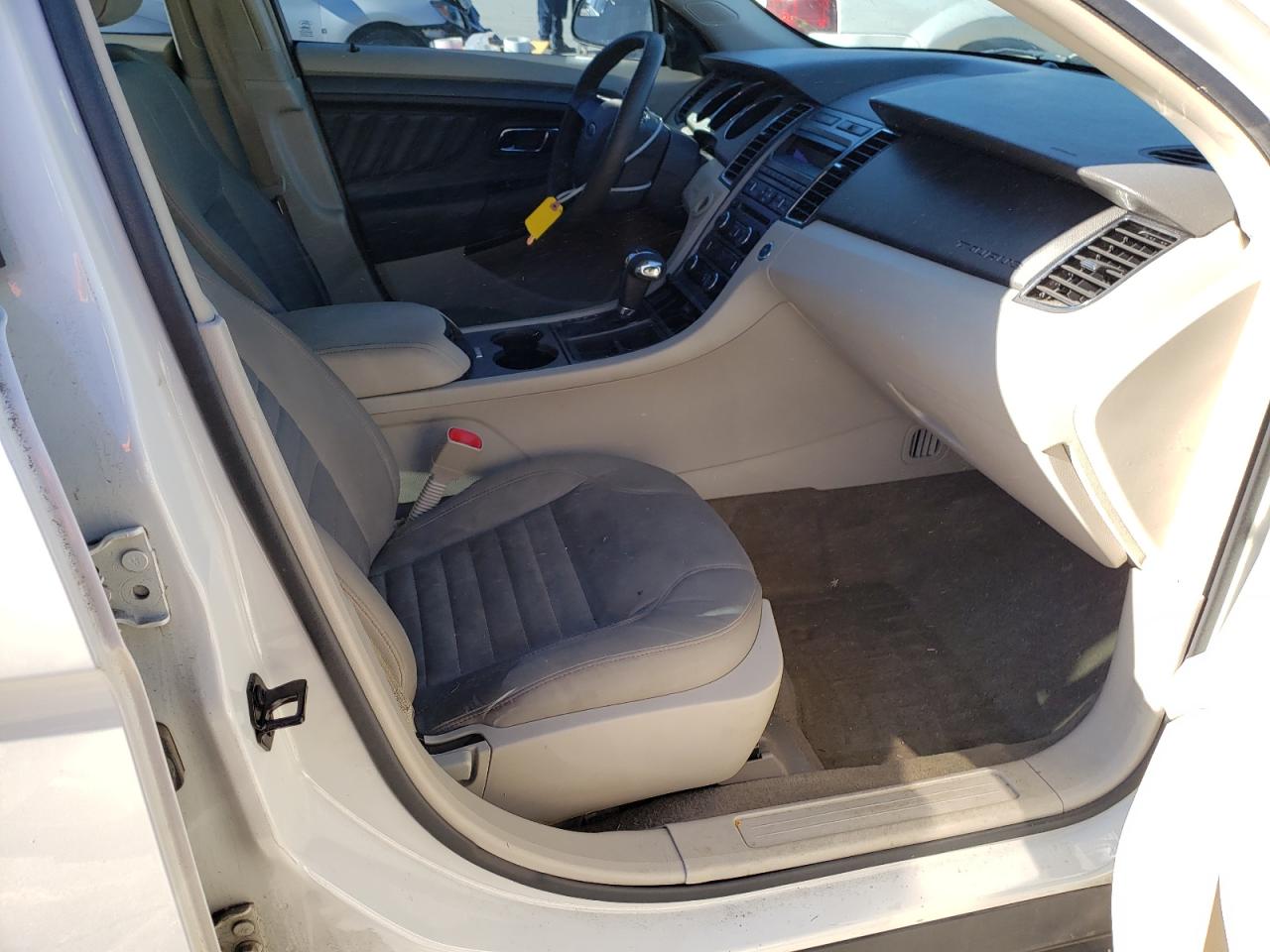 Photo 5 from auction – 2012 FORD TAURUS SE with VIN 1FAHP2DW2CG108145