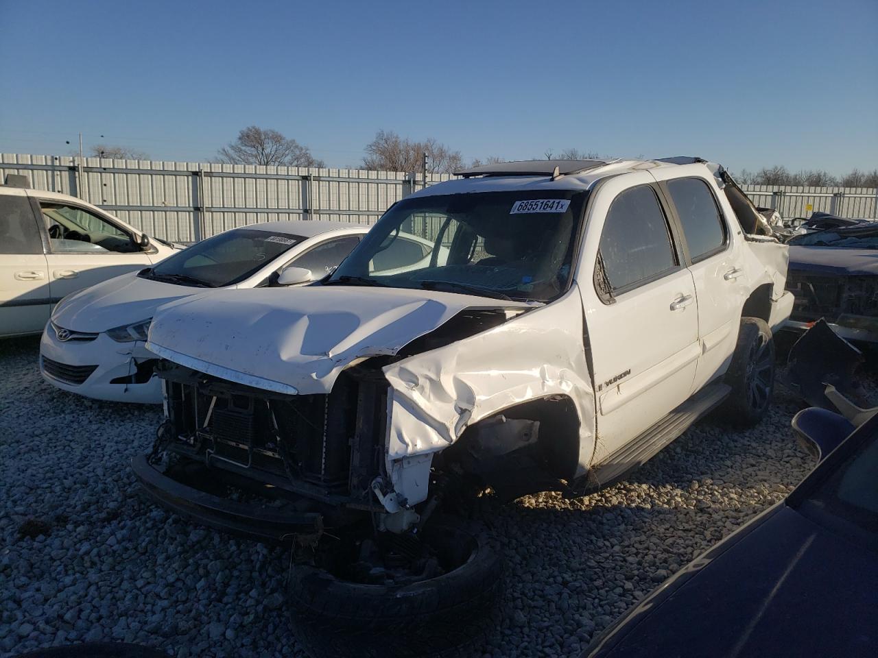 Photo 2 from auction – 2007 GMC YUKON with VIN 1GKFK13077R161400
