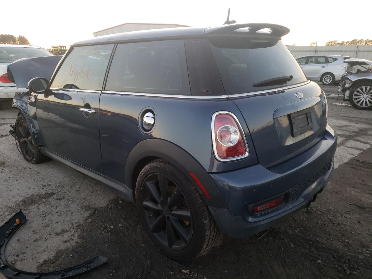 Photo 3 from auction – 2011 MINI COOPER S with VIN WMWSV3C51BTY21870