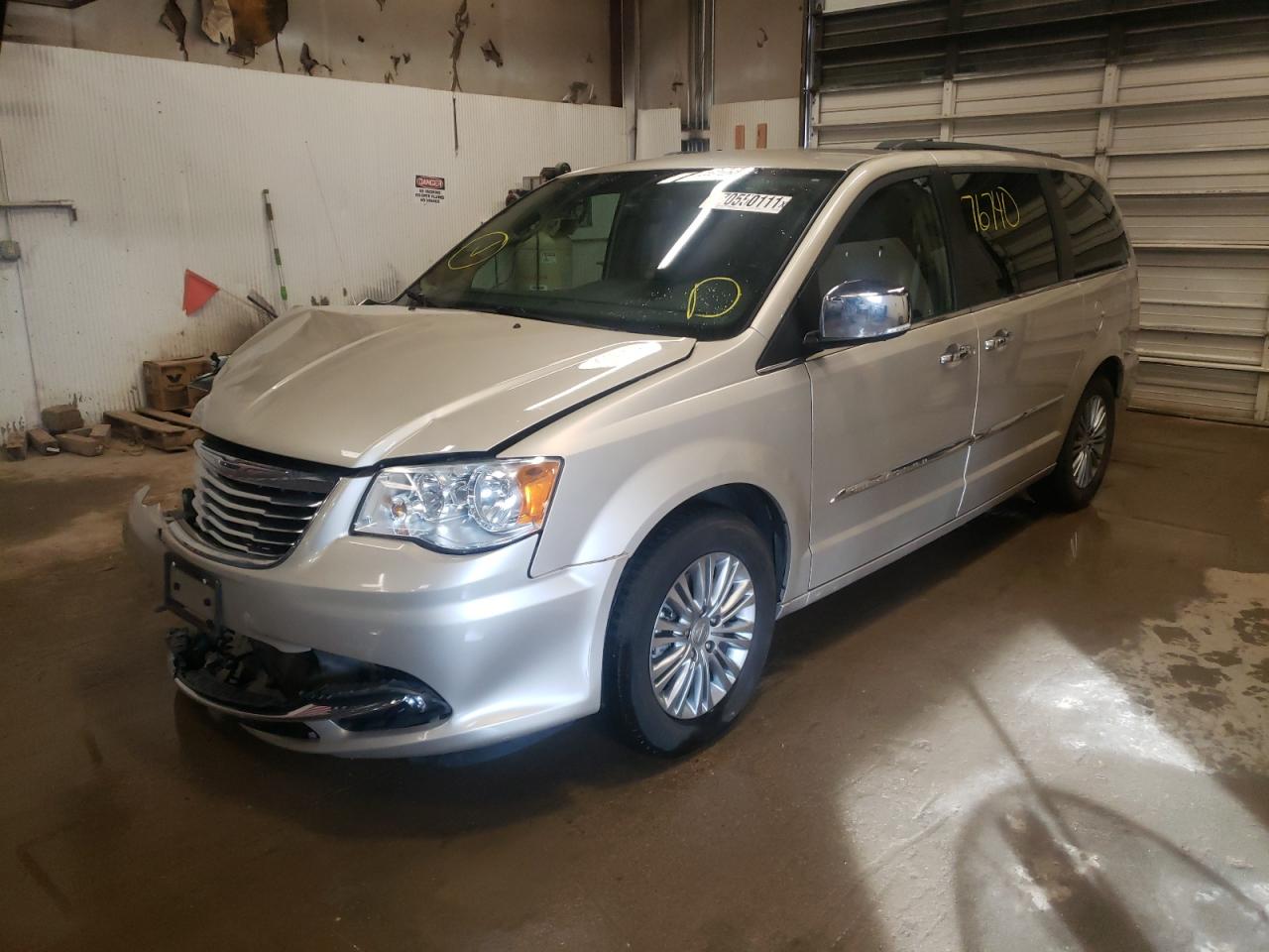 Photo 2 from auction – 2014 CHRYSLER TOWN & COU with VIN 2C4RC1CG8ER418056