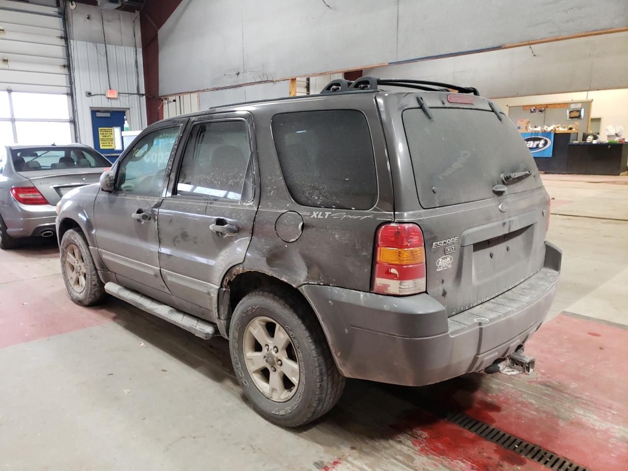 Photo 3 from auction – 2007 FORD ESCAPE XLT with VIN 1FMYU93177KA62375