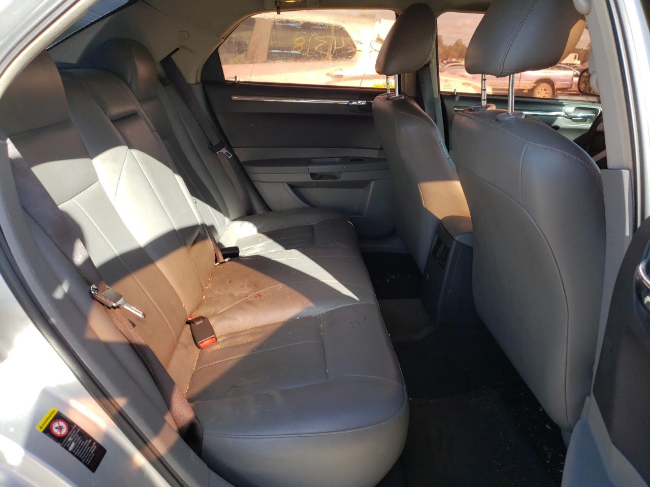 Photo 6 from auction – 2006 CHRYSLER 300 V8 with VIN 2C3AA53G75H156843