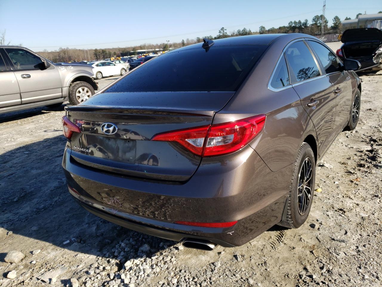 Photo 4 from auction – 2017 HYUNDAI SONATA SE with VIN 5NPE24AF6HH447487