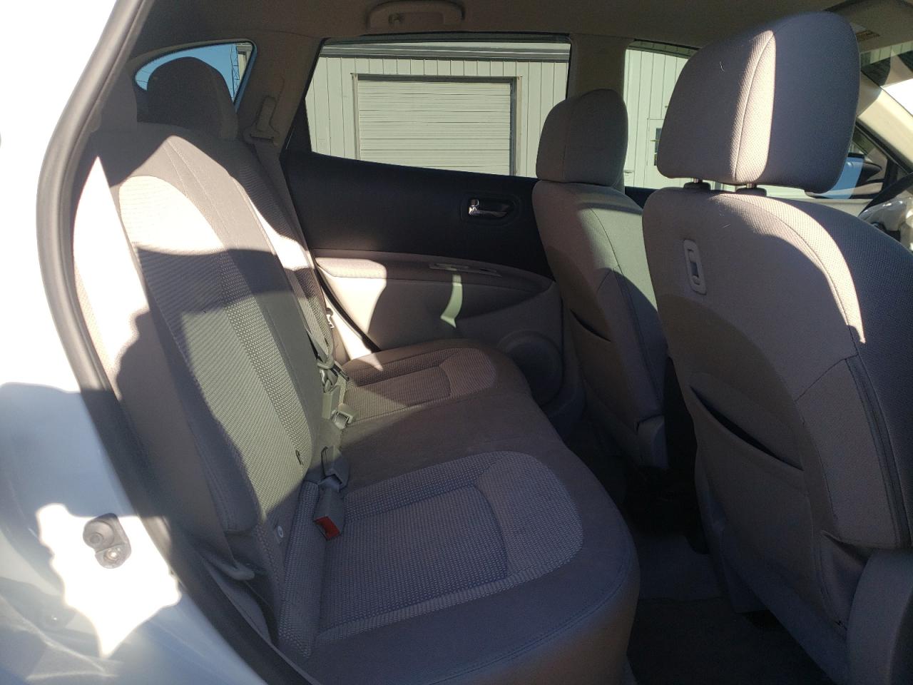 Photo 6 from auction – 2012 NISSAN ROGUE S with VIN JN8AS5MTXCW253400