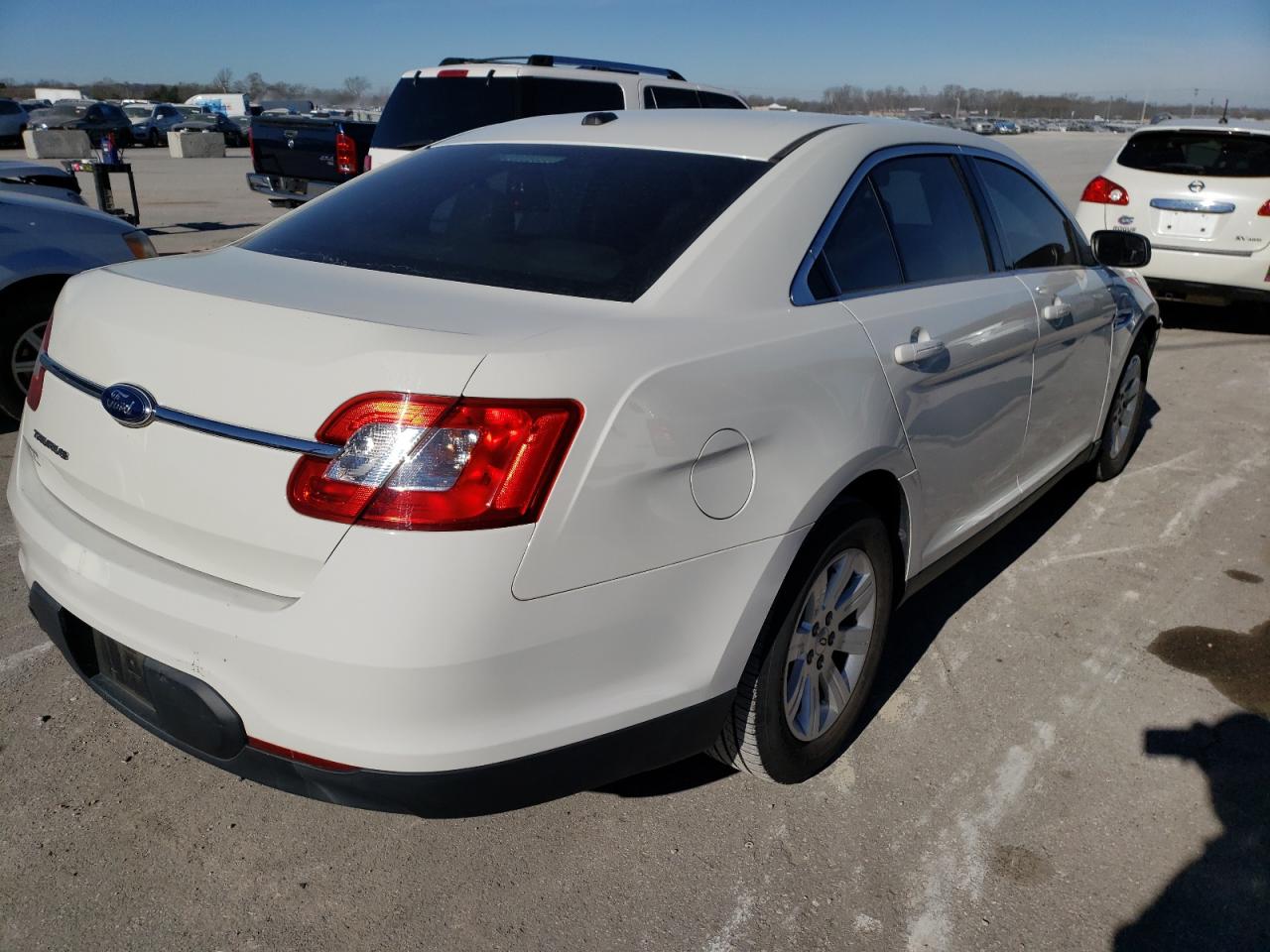 Photo 4 from auction – 2012 FORD TAURUS SE with VIN 1FAHP2DW2CG108145