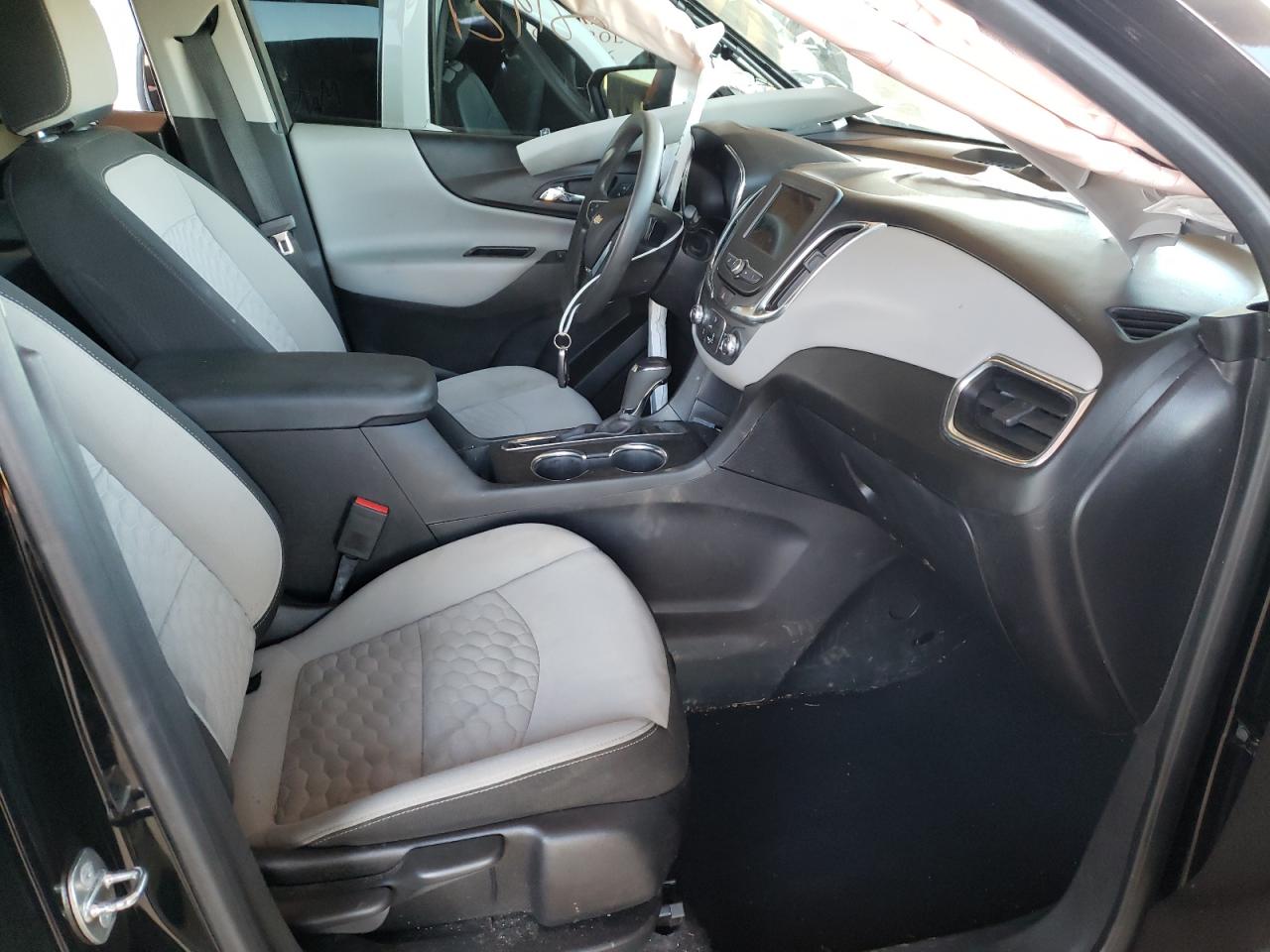 Photo 5 from auction – 2019 CHEVROLET EQUINOX with VIN 3GNAXHEV3KL317335