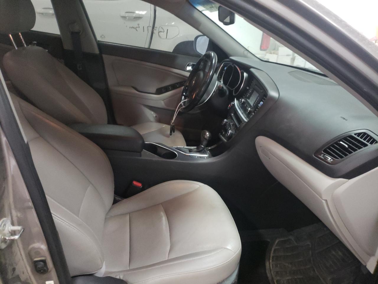 Photo 5 from auction – 2015 KIA OPTIMA EX with VIN 5XXGN4A75FG379734