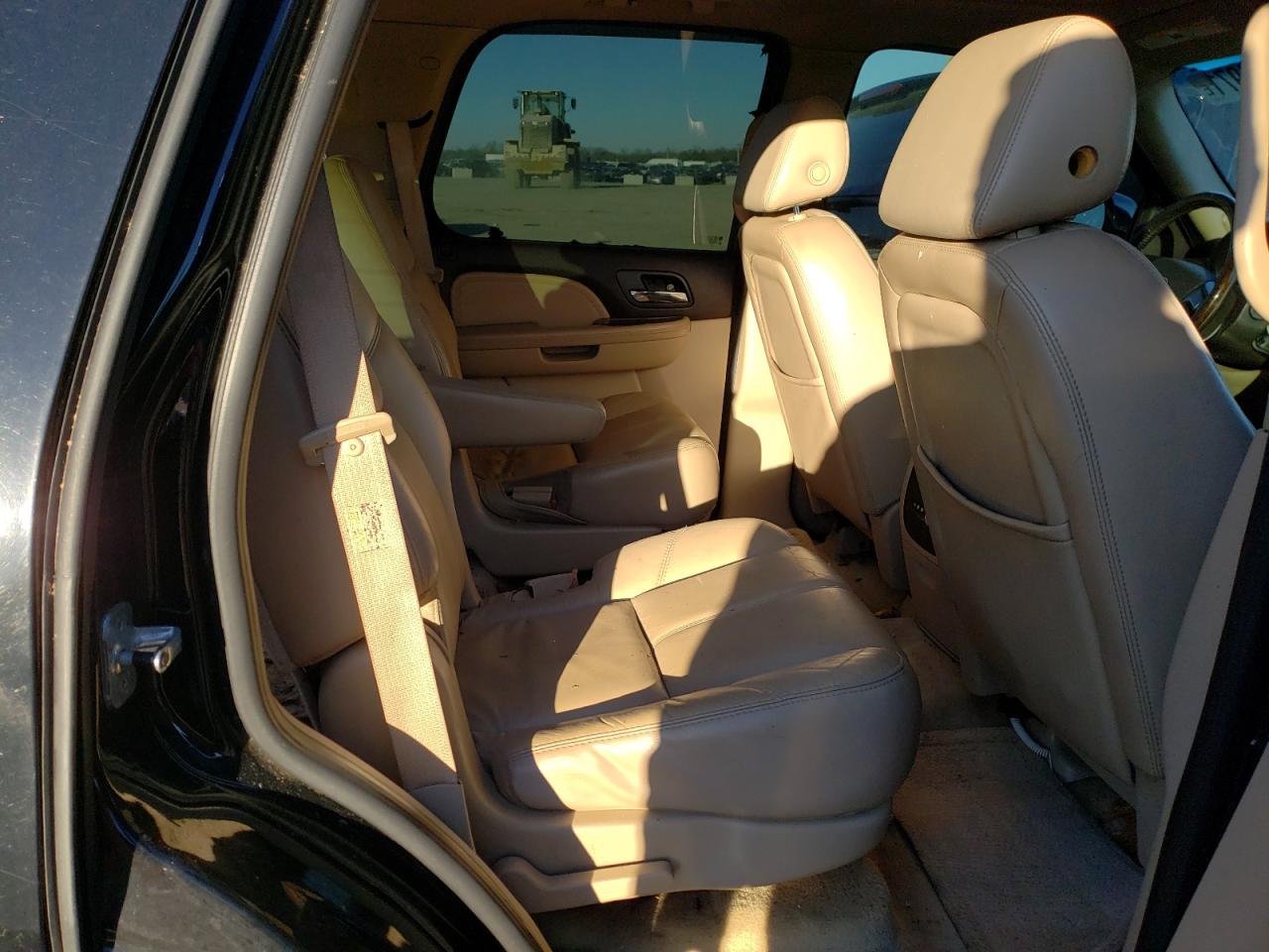Photo 6 from auction – 2007 GMC YUKON DENA with VIN 1GKFK63817J155108