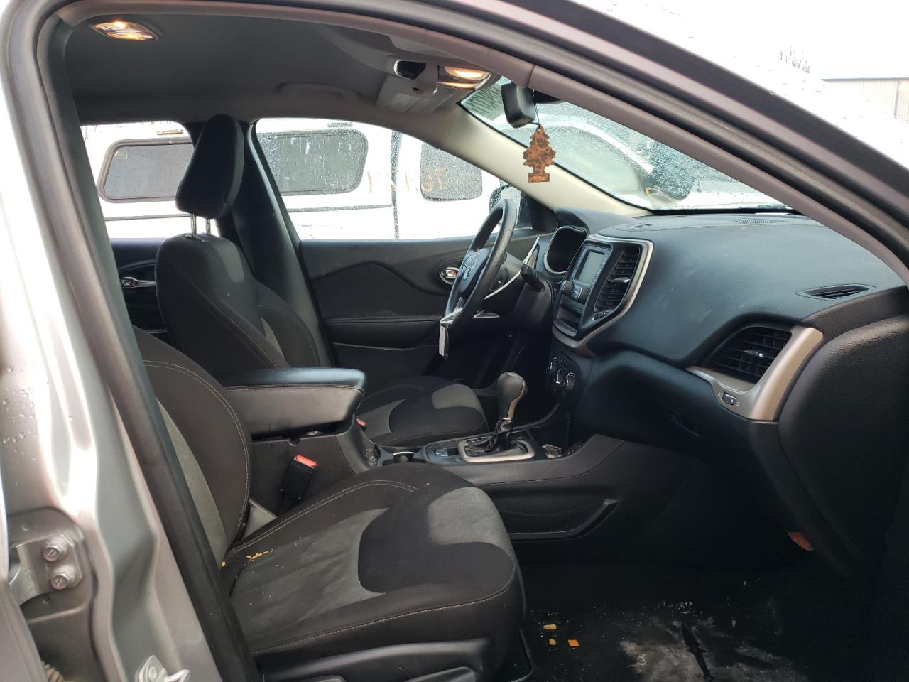 Photo 5 from auction – 2016 JEEP CHEROKEE S with VIN 1C4PJLAB9GW137877