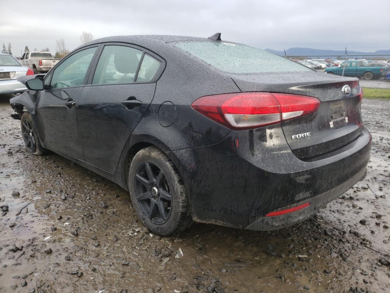 Photo 3 from auction – 2017 KIA FORTE LX with VIN 3KPFK4A75HE046160
