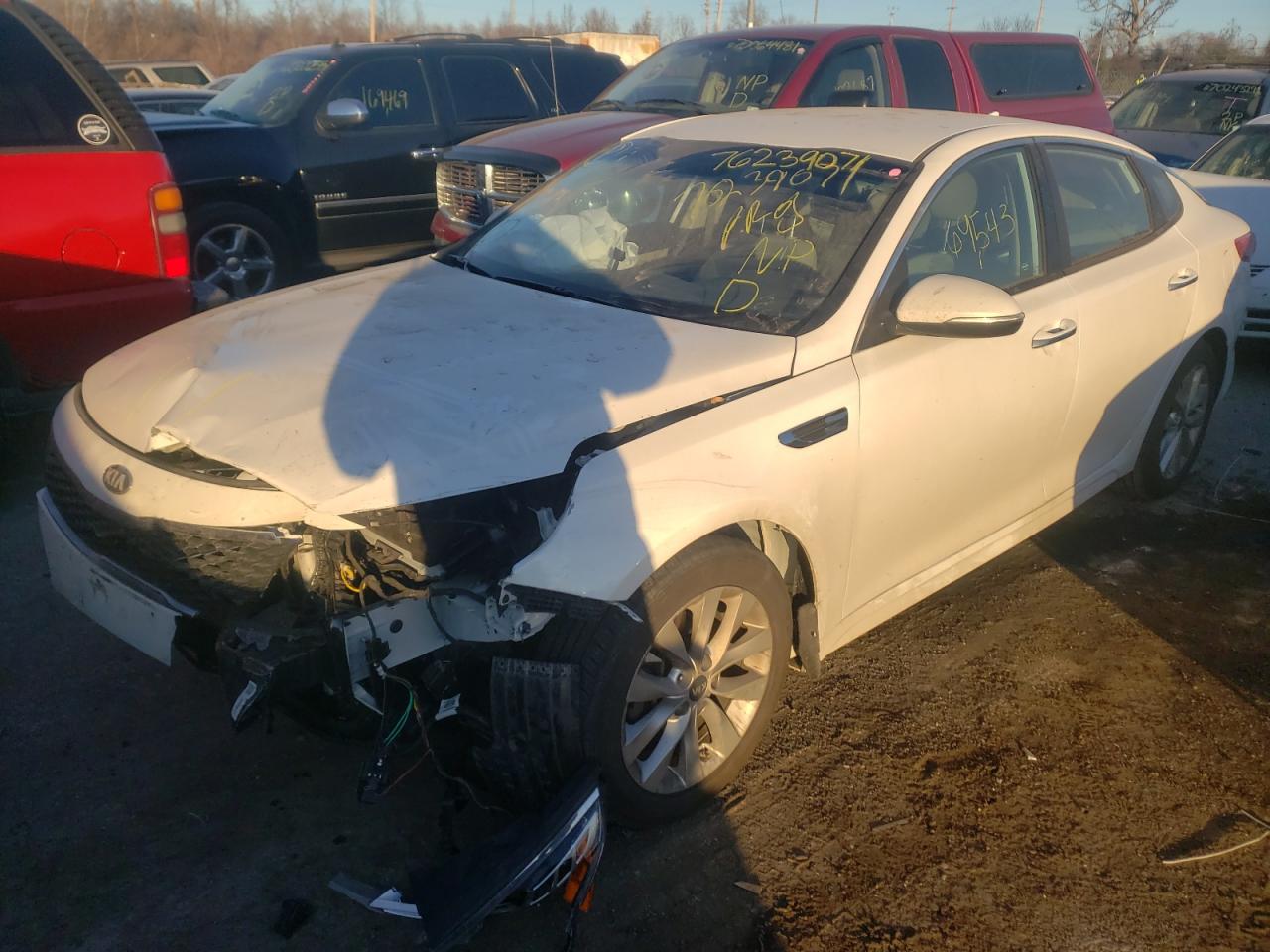 Photo 2 from auction – 2018 KIA OPTIMA LX with VIN 5XXGT4L33JG267071