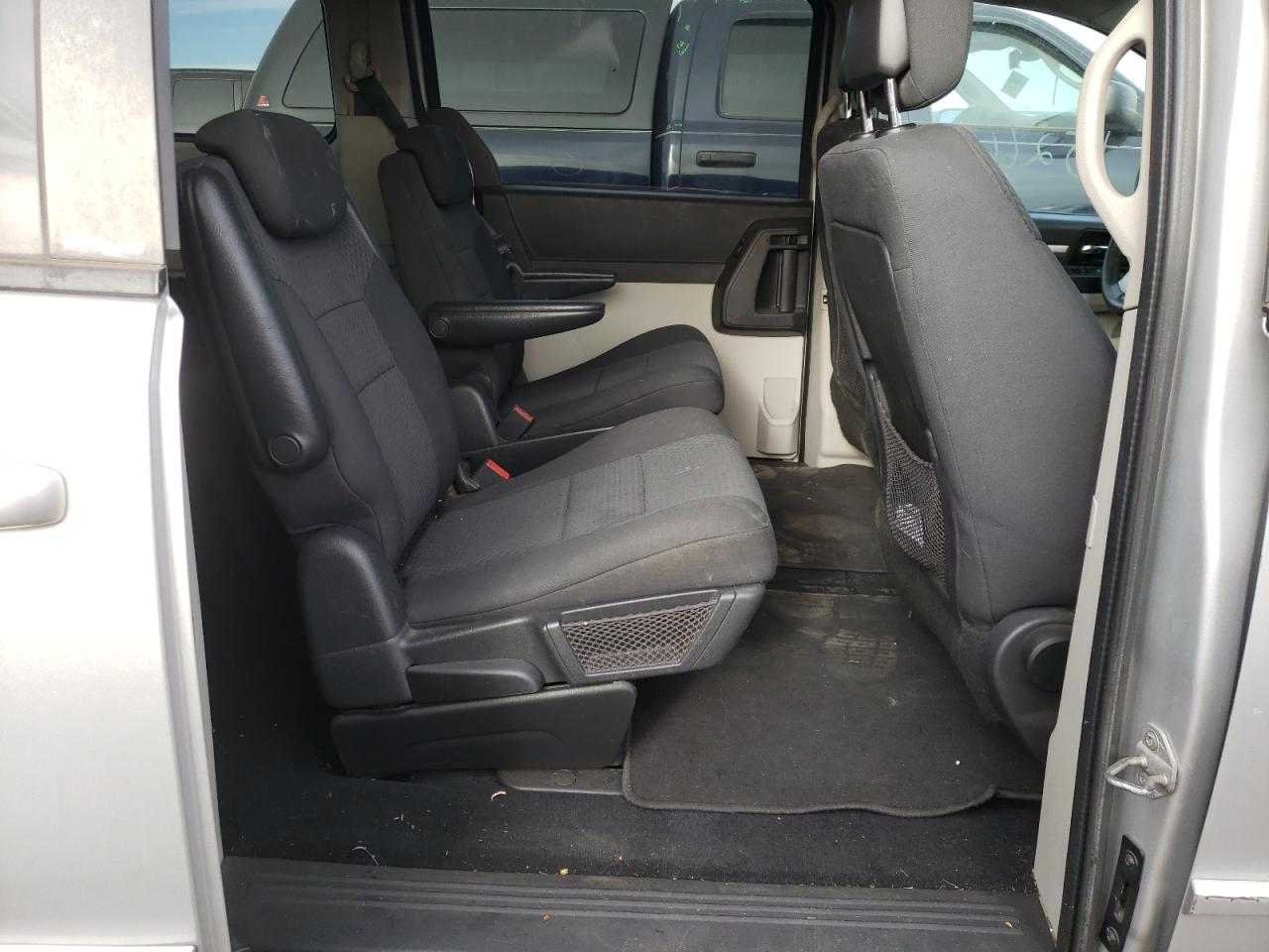 Photo 6 from auction – 2010 DODGE GRAND CARA with VIN 2D4RN4DE0AR327773