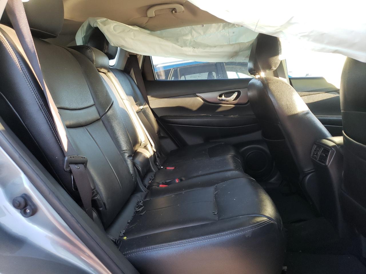 Photo 6 from auction – 2015 NISSAN ROGUE S with VIN KNMAT2MV6FP542393