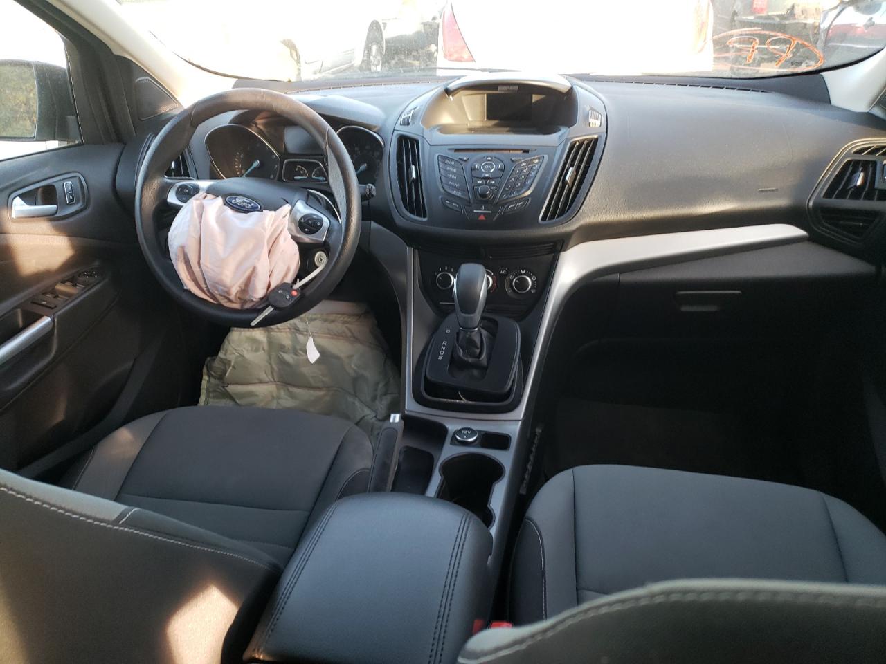 Photo 9 from auction – 2015 FORD ESCAPE SE with VIN 1FMCU9GX1FUA39413