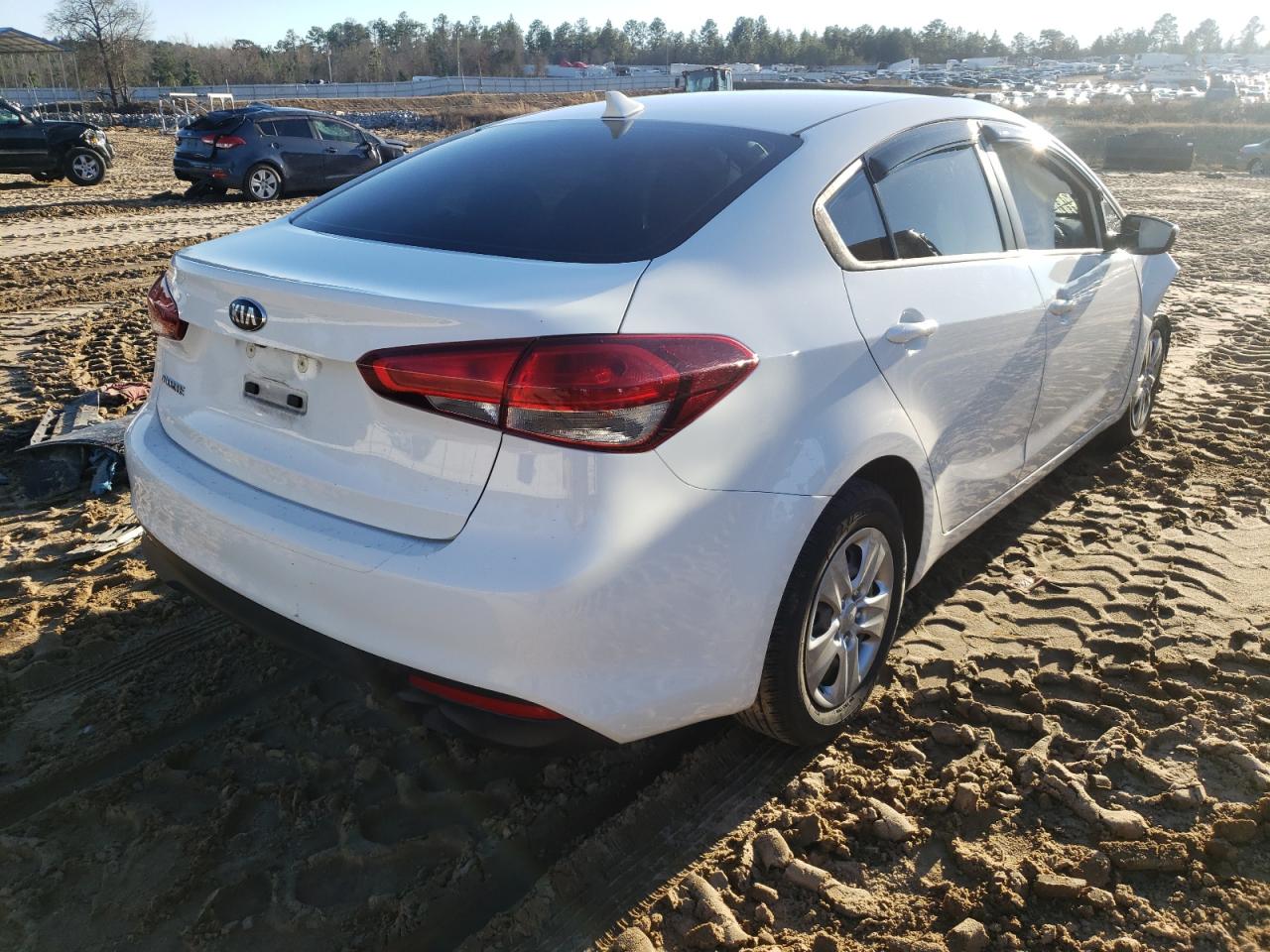 Photo 4 from auction – 2018 KIA FORTE LX with VIN 3KPFK4A78JE269265