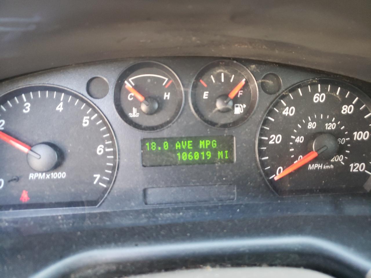 Photo 8 from auction – 2004 FORD TAURUS SE with VIN 1FAFP53U84G105910
