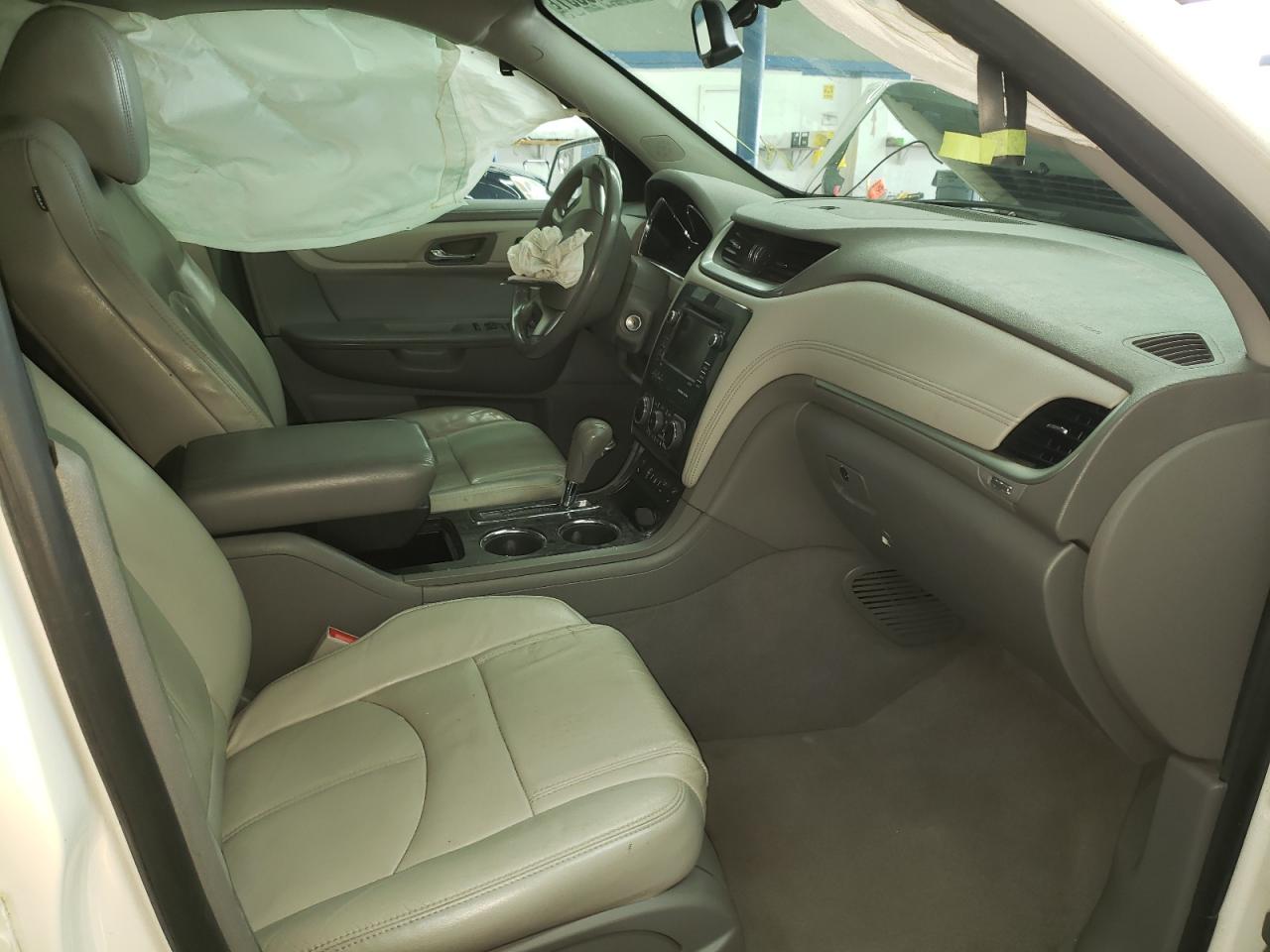 Photo 5 from auction – 2014 CHEVROLET TRAVERSE L with VIN 1GNKVHKD0EJ226167