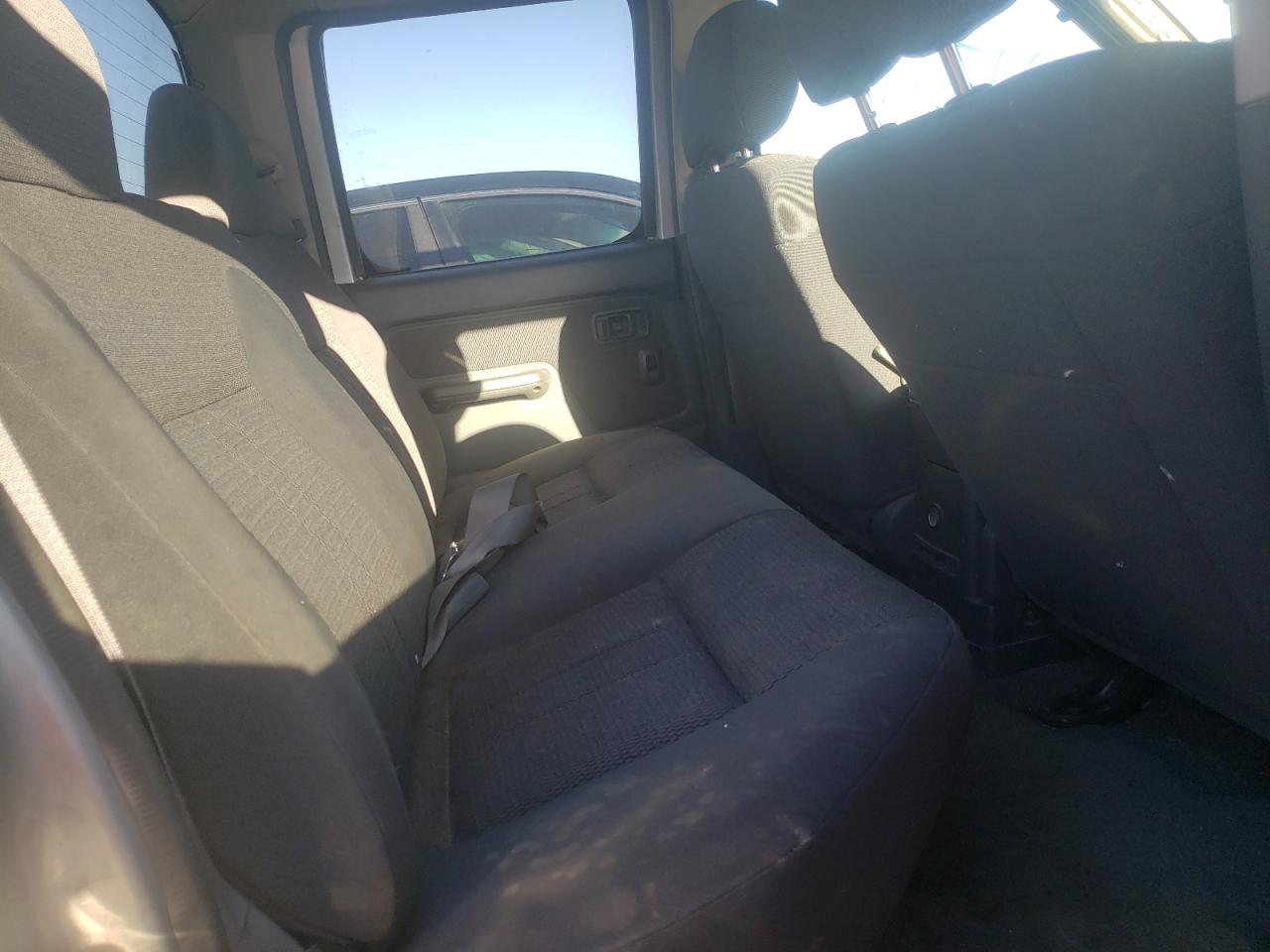 Photo 6 from auction – 2003 NISSAN FRONTIER C with VIN 1N6MD29Y23C436164