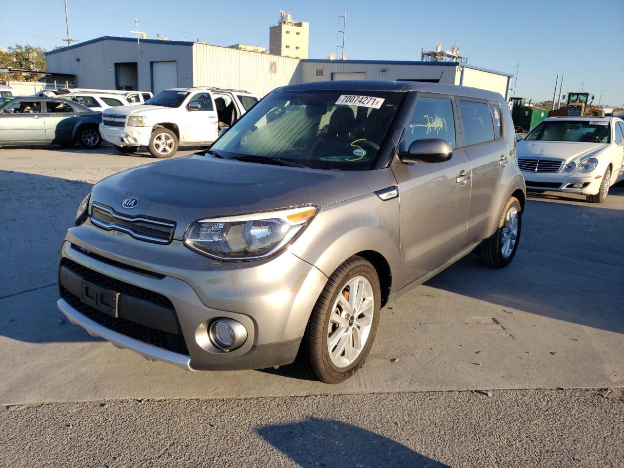 Photo 2 from auction – 2017 KIA SOUL + with VIN KNDJP3A54H7477769