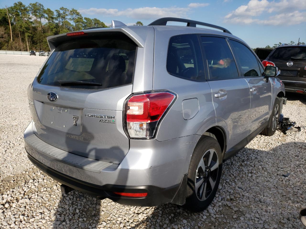 Photo 4 from auction – 2017 SUBARU FORESTER 2 with VIN JF2SJADC9HH548853