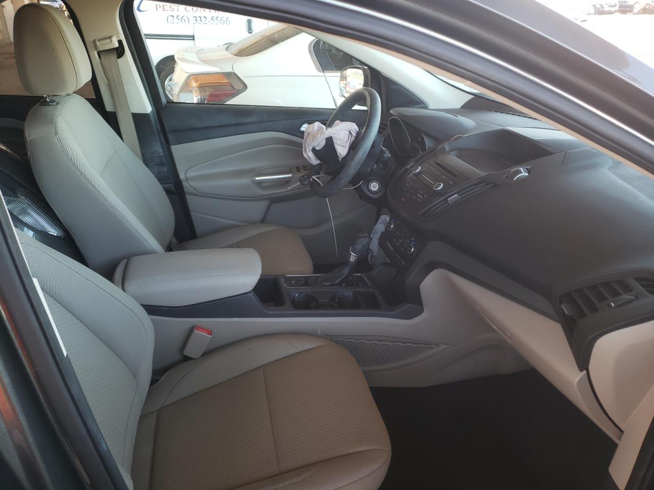 Photo 5 from auction – 2017 FORD ESCAPE SE with VIN 1FMCU0GD3HUB95215