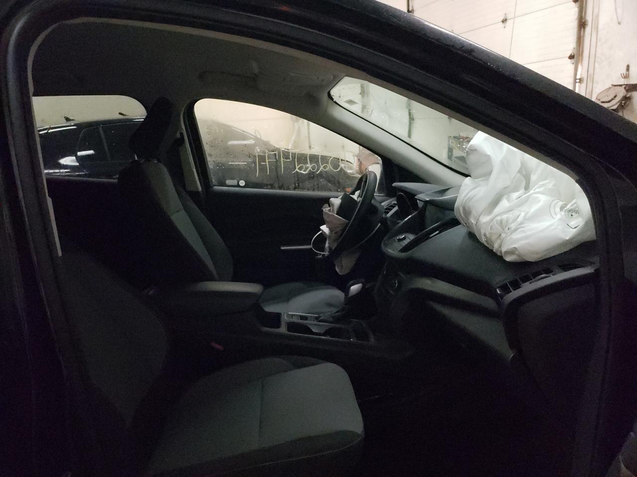 Photo 5 from auction – 2019 FORD ESCAPE SE with VIN 1FMCU9GD6KUA82872