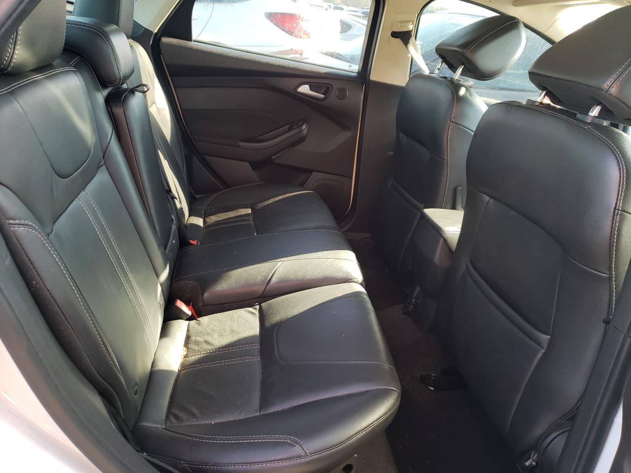Photo 6 from auction – 2013 FORD FOCUS TITA with VIN 1FADP3J27DL378745
