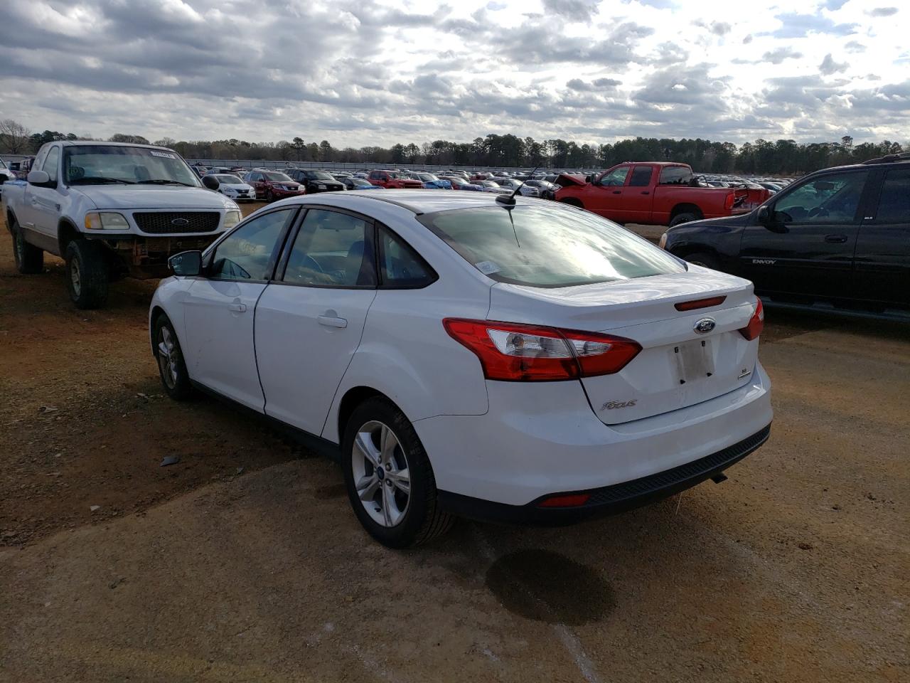 Photo 3 from auction – 2013 FORD FOCUS SE with VIN 1FADP3F23DL361773