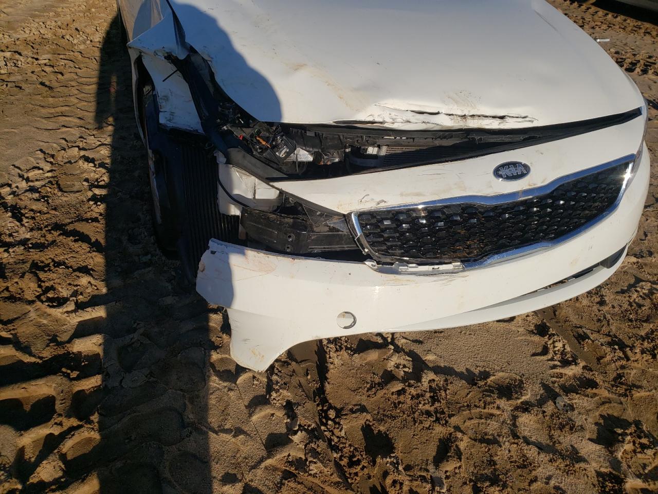 Photo 9 from auction – 2018 KIA FORTE LX with VIN 3KPFK4A78JE269265