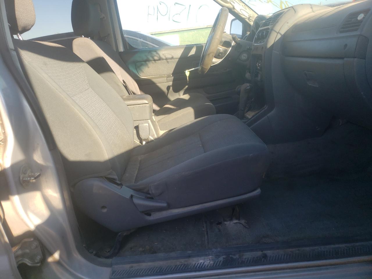 Photo 5 from auction – 2003 NISSAN FRONTIER C with VIN 1N6MD29Y23C436164