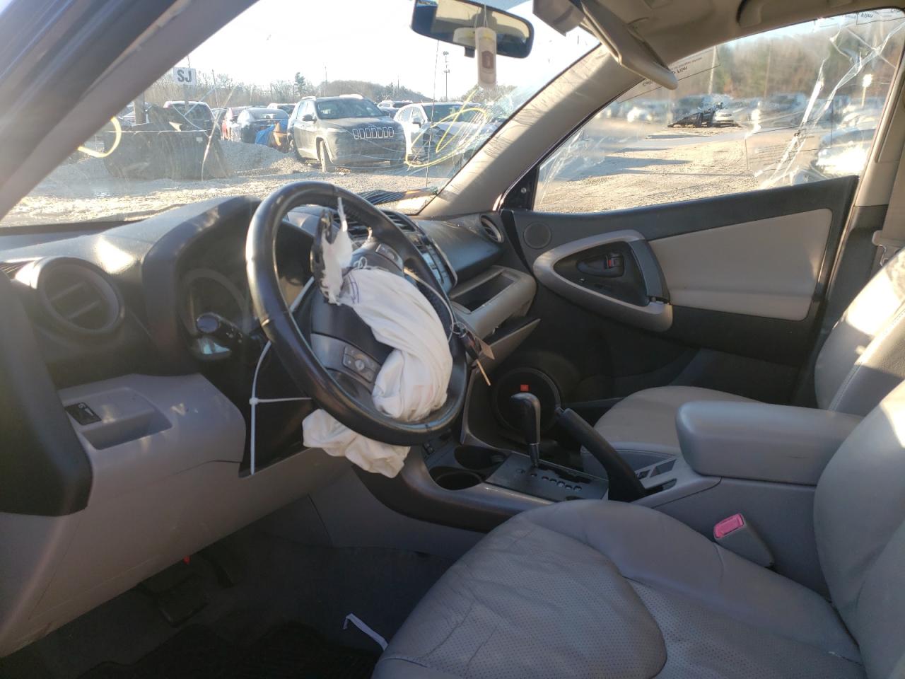 Photo 5 from auction – 2007 TOYOTA RAV4 LIMIT with VIN JTMBK31V475013944