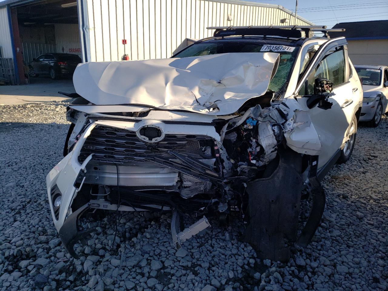 Photo 9 from auction – 2019 TOYOTA RAV4 LIMIT with VIN JTMDWRFV1KD511431