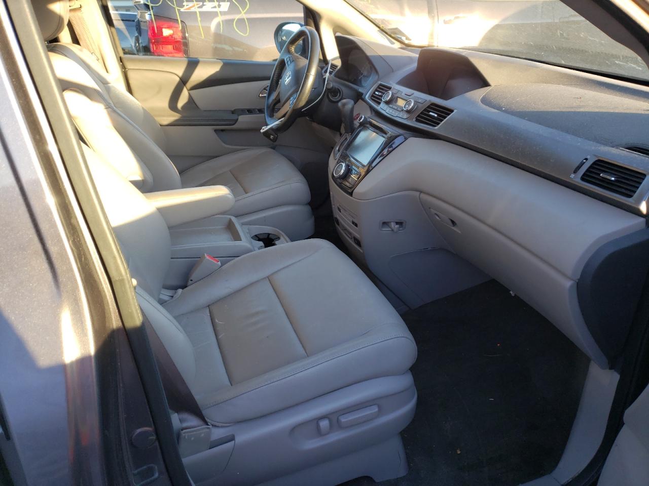 Photo 5 from auction – 2015 HONDA ODYSSEY EX with VIN 5FNRL5H62FB104584