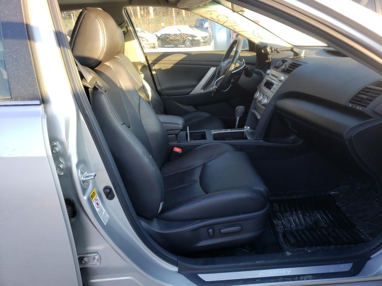 Photo 5 from auction – 2011 TOYOTA CAMRY BASE with VIN 4T1BF3EK8BU605944