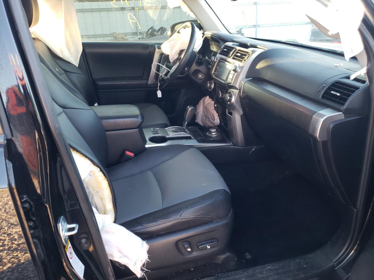 Photo 5 from auction – 2016 TOYOTA 4RUNNER SR with VIN JTEBU5JR6G5329043