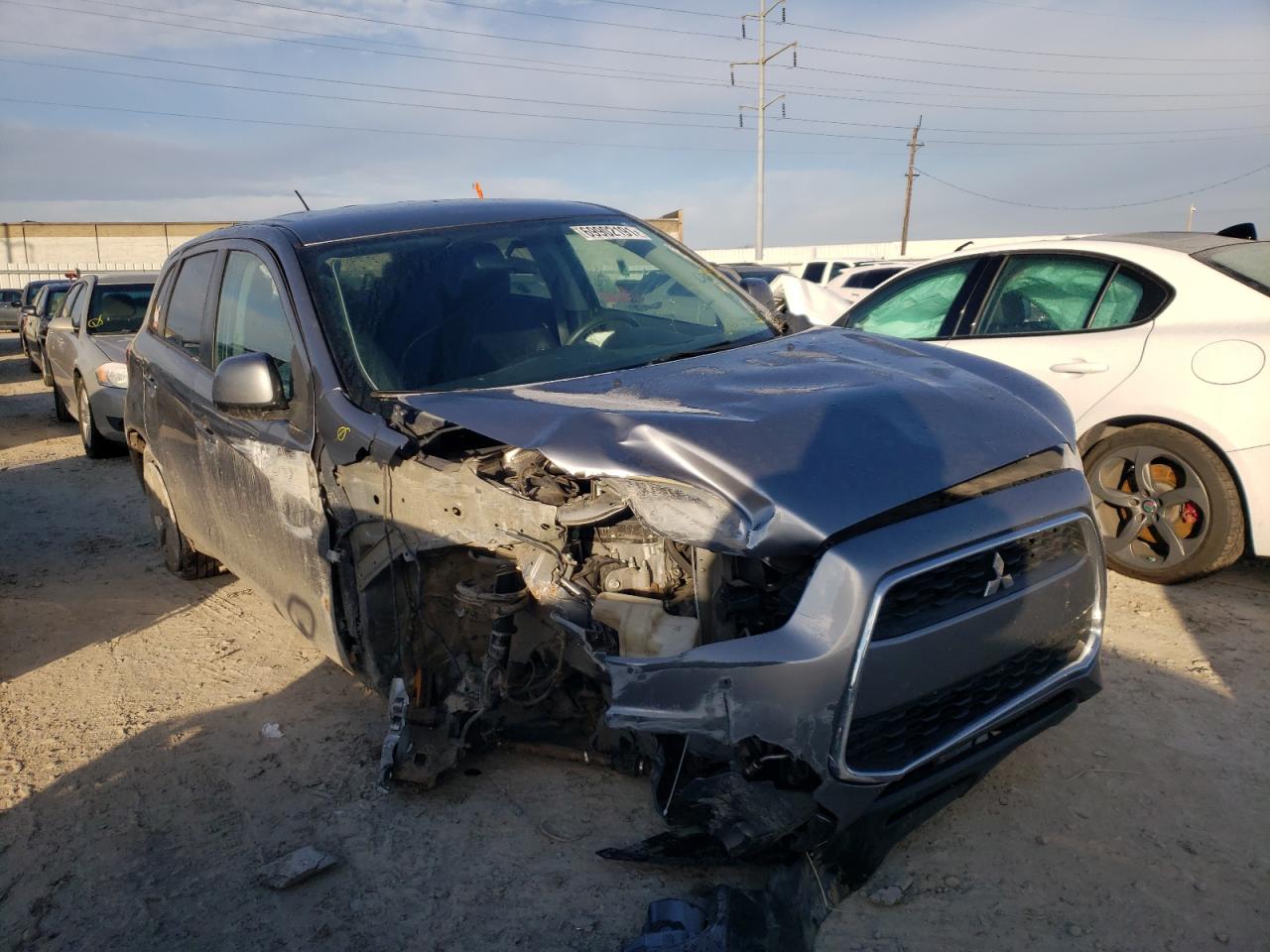 Zdjęcie 1 z aukcji – 2015 MITSUBISHI OUTLANDER z VIN 4A4AP3AUXFE004712