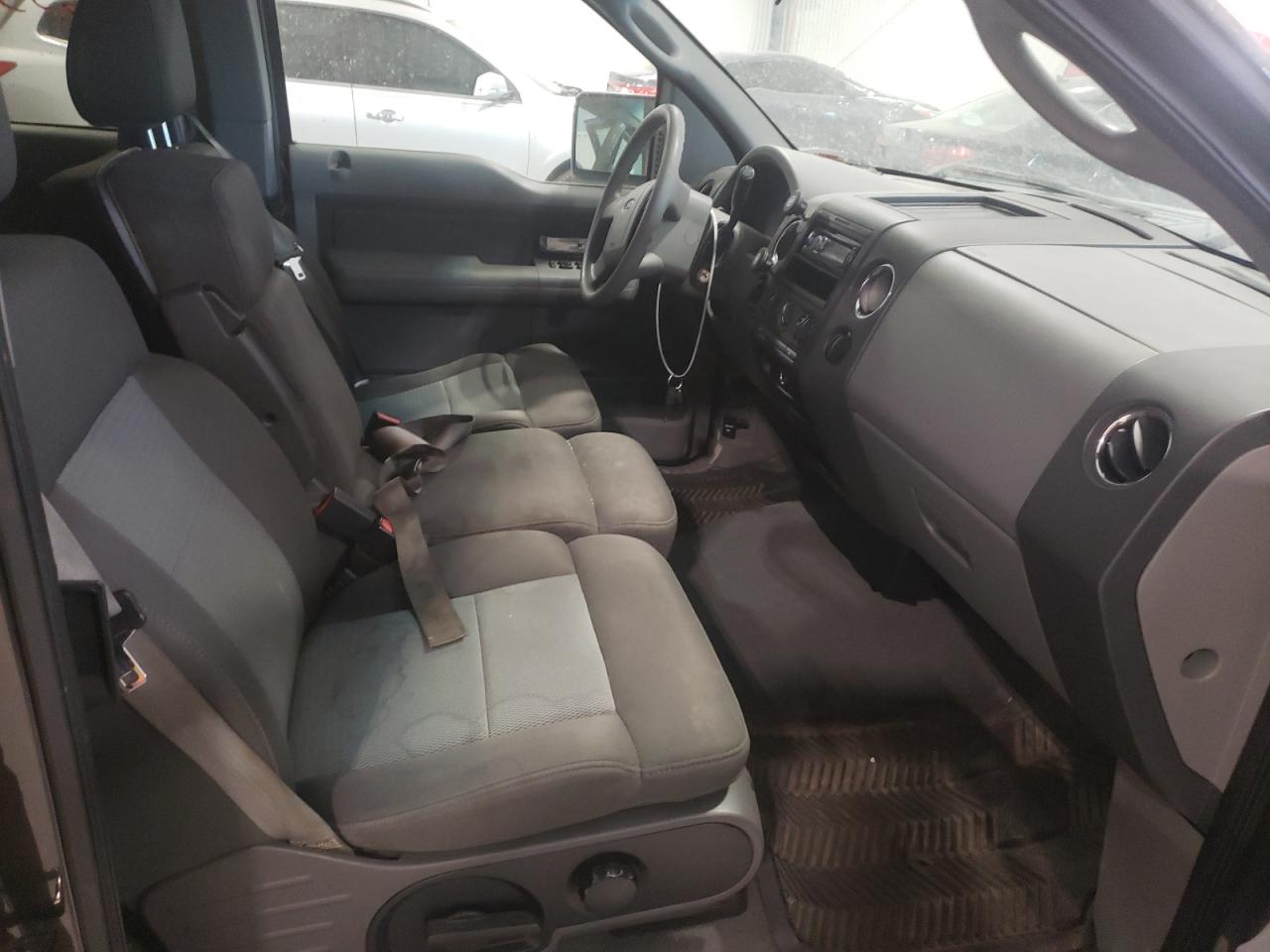 Photo 5 from auction – 2005 FORD F150 with VIN 1FTPX14565NA73292