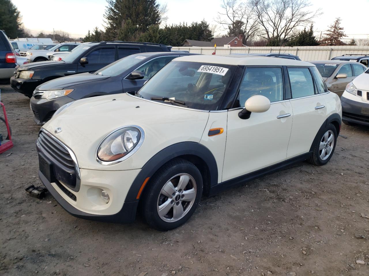 Photo 2 from auction – 2016 MINI COOPER with VIN WMWXU1C53G2D10741