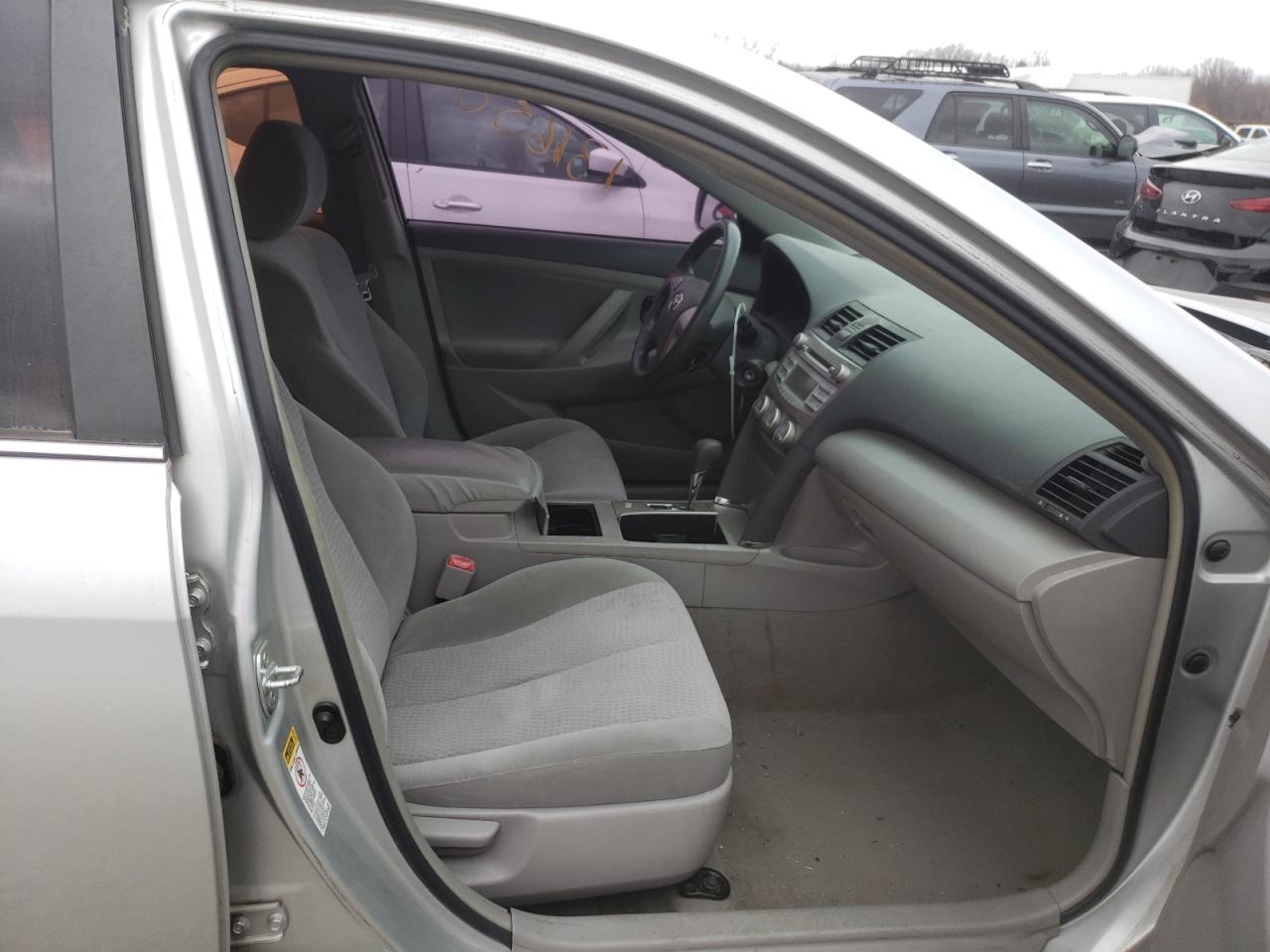 Photo 5 from auction – 2011 TOYOTA CAMRY BASE with VIN 4T4BF3EK5BR139749