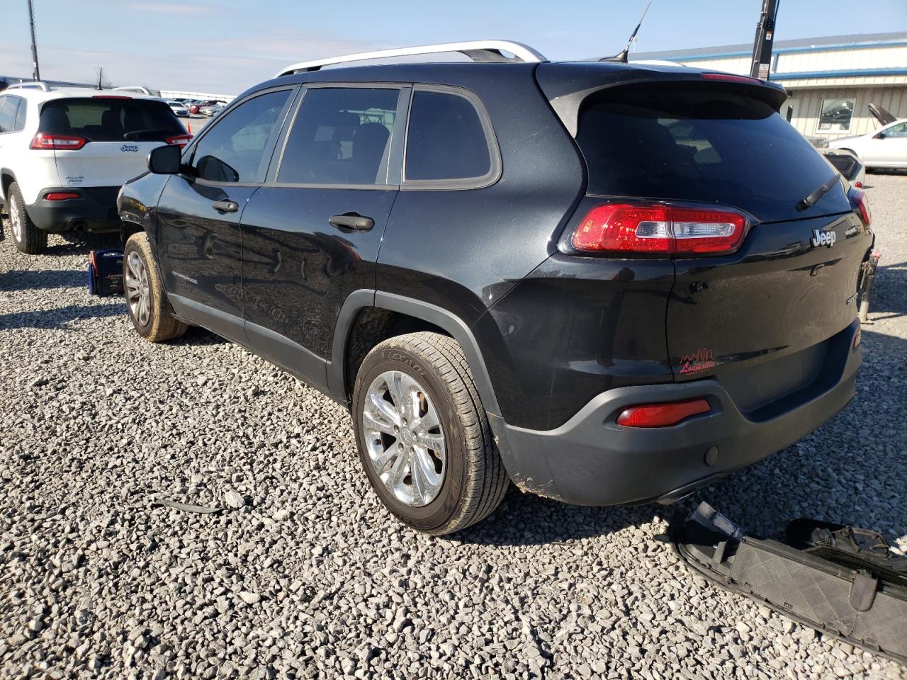 Photo 3 from auction – 2015 JEEP CHEROKEE S with VIN 1C4PJLAB4FW731923