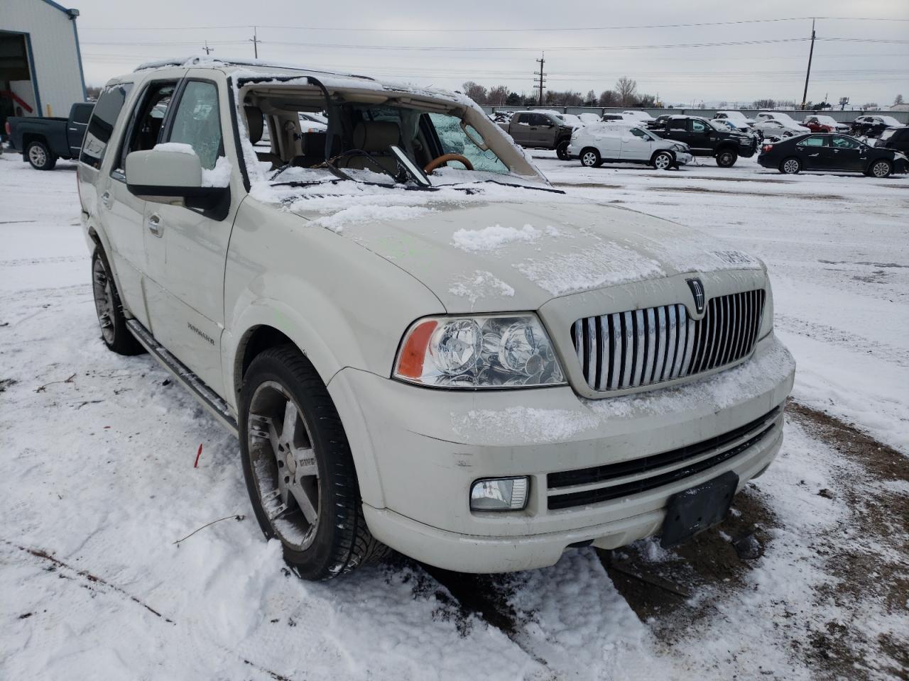 LINCOLN NAVIGATOR 2005 with VIN 5LMFU27505LJ20391 - Photo from auction