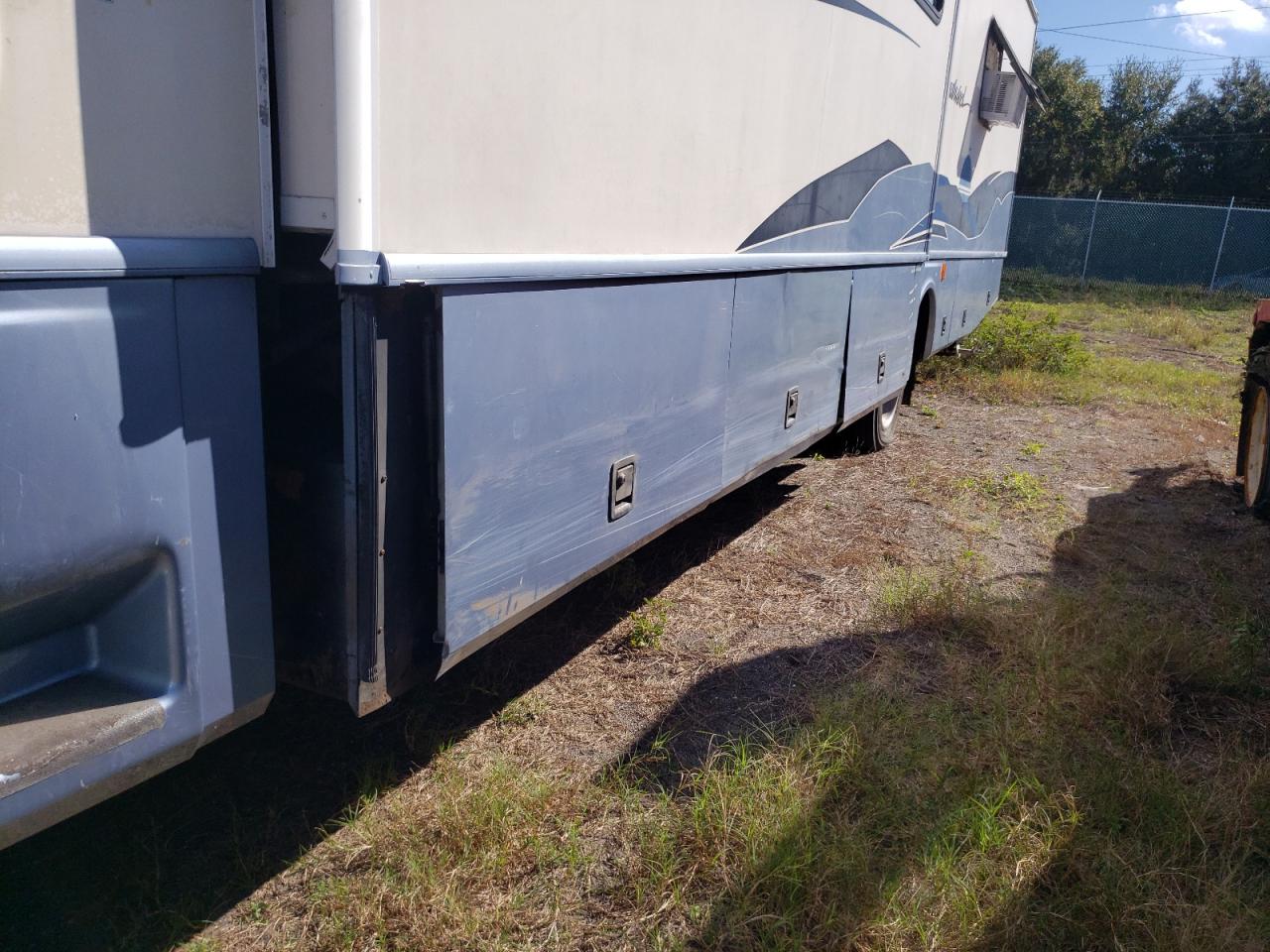 Photo 10 from auction – 2002 FLEE RV with VIN 5B4MP67G723338425