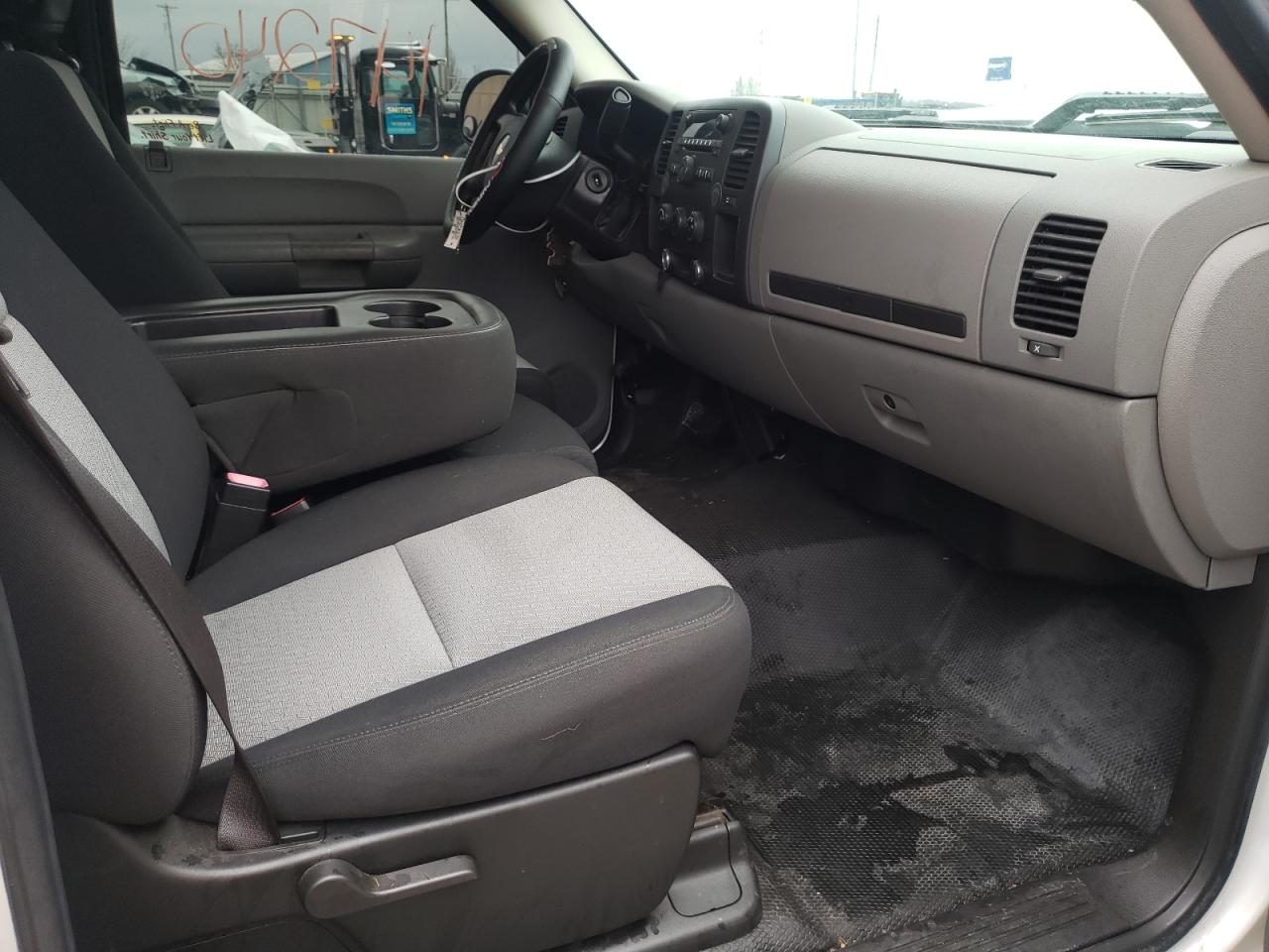 Photo 5 from auction – 2008 CHEVROLET SILVERADO with VIN 1GCEC14X88Z275861