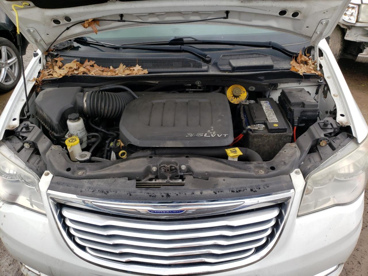 Photo 7 from auction – 2014 CHRYSLER TOWN & COU with VIN 2C4RC1BG4ER464033