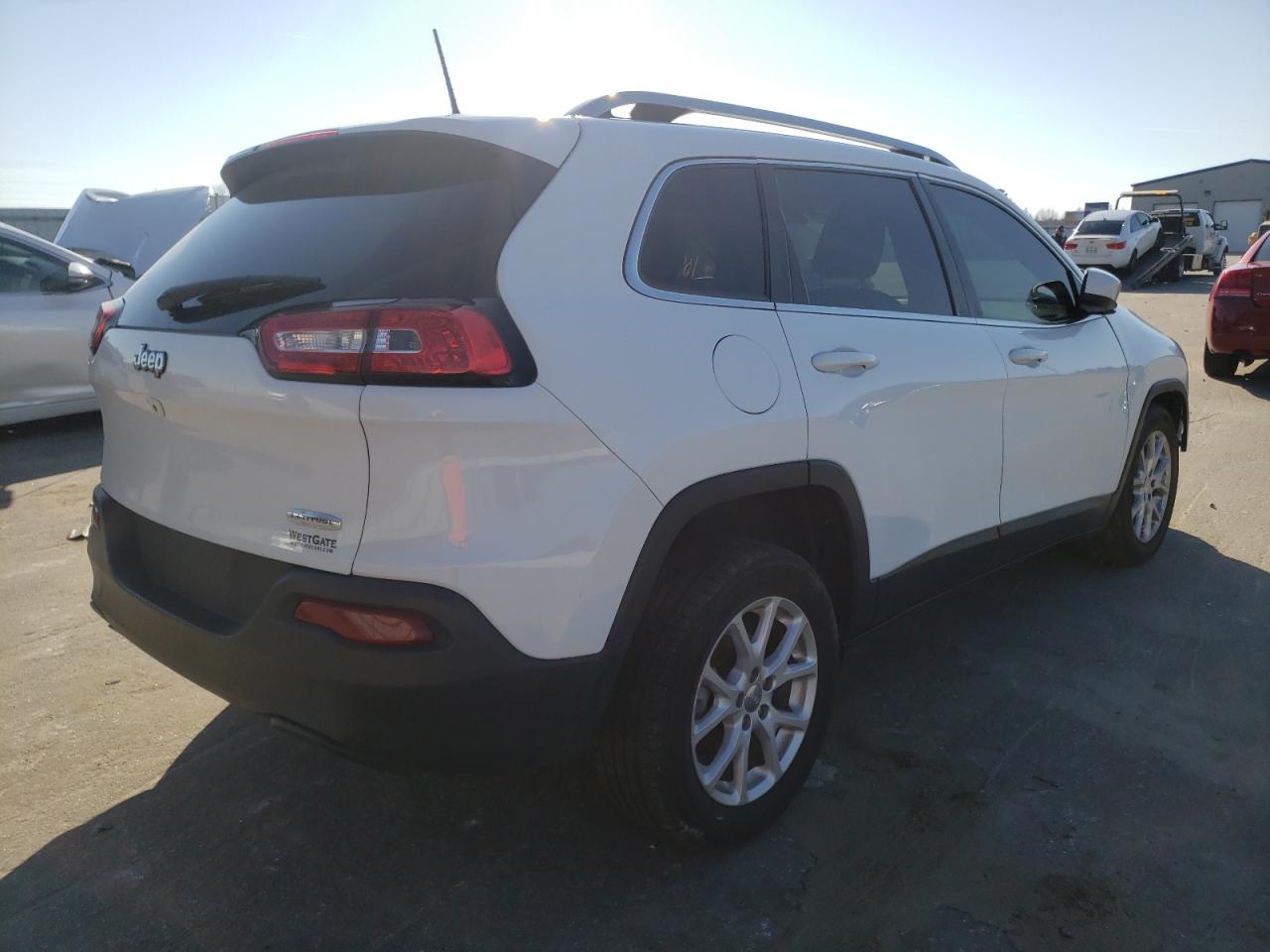 Photo 4 from auction – 2016 JEEP CHEROKEE L with VIN 1C4PJLCB7GW297608
