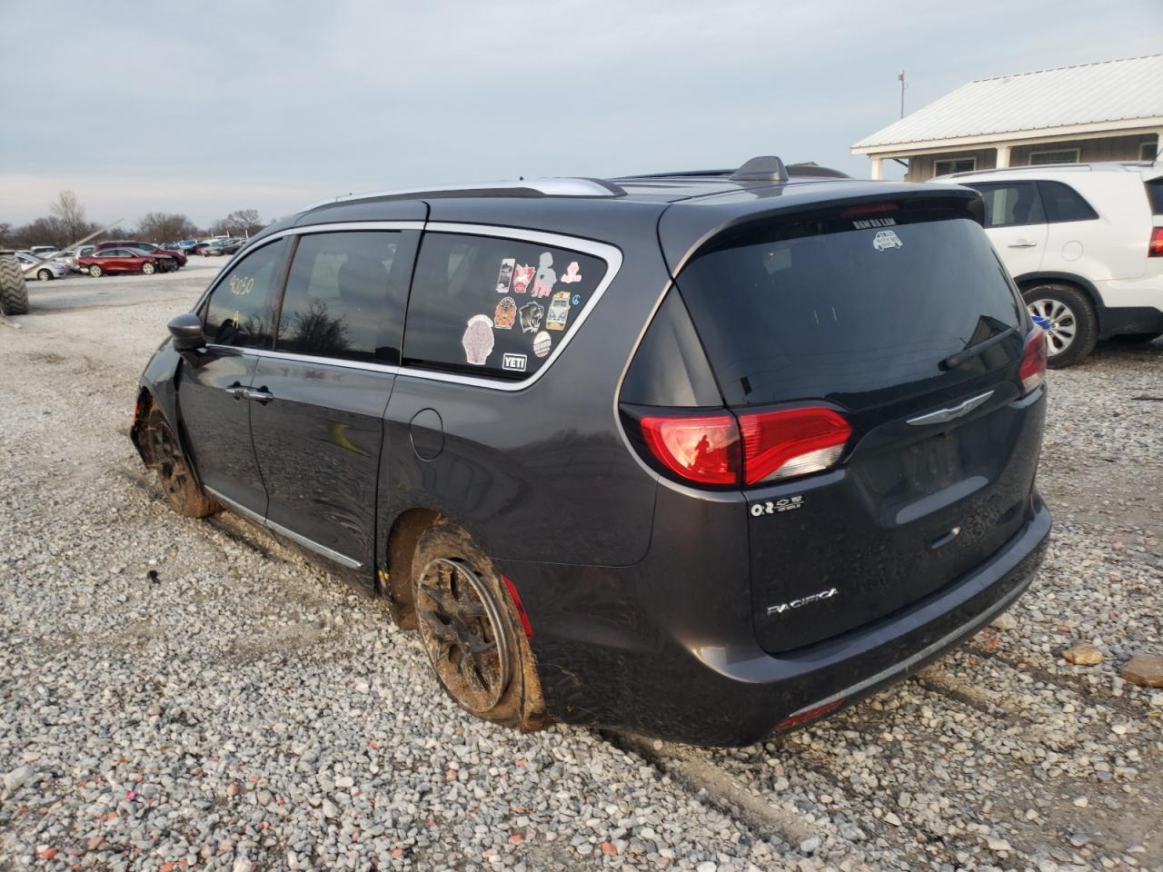 Photo 3 from auction – 2017 CHRYSLER PACIFICA T with VIN 2C4RC1EG3HR538171