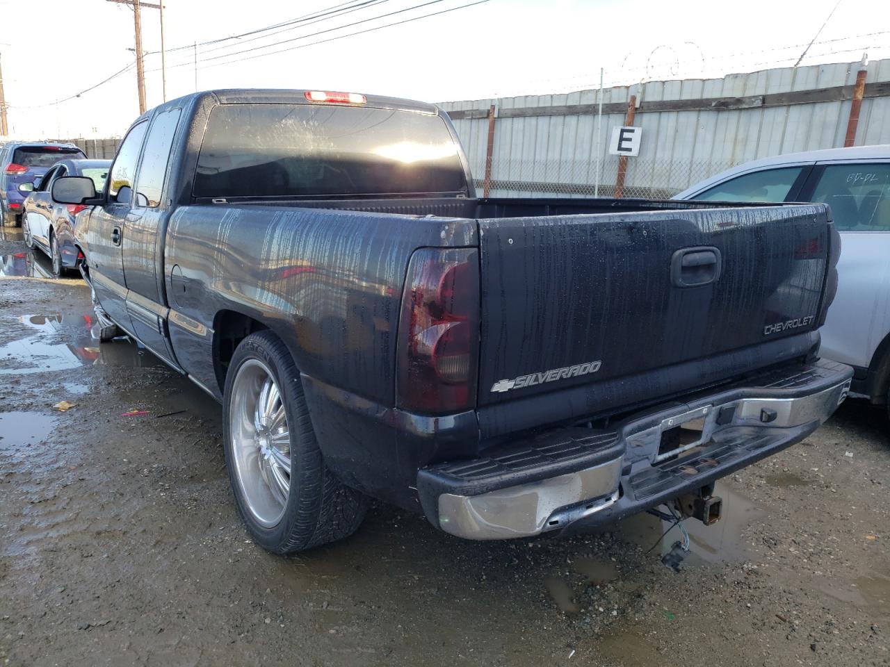 Photo 3 from auction – 2002 CHEVROLET SILVERADO with VIN 2GCEC19T221366291
