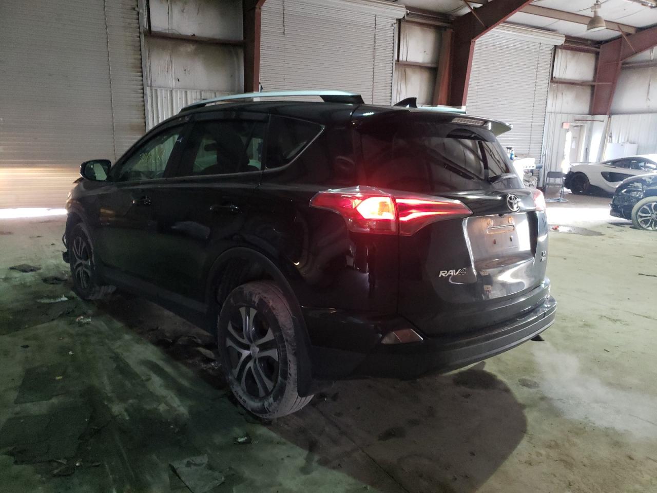 Photo 3 from auction – 2016 TOYOTA RAV4 LE with VIN 2T3BFREV7GW537700